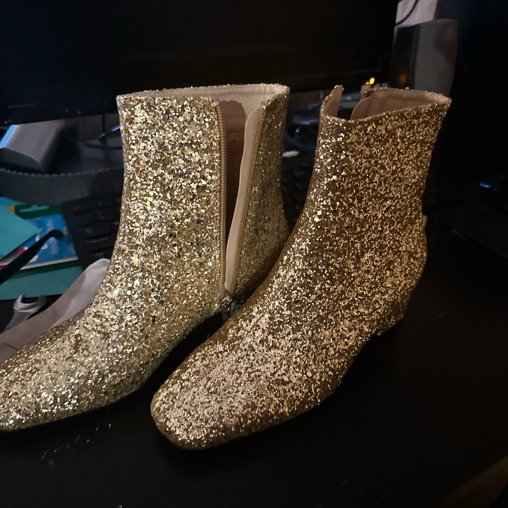 Gold sparkle heels